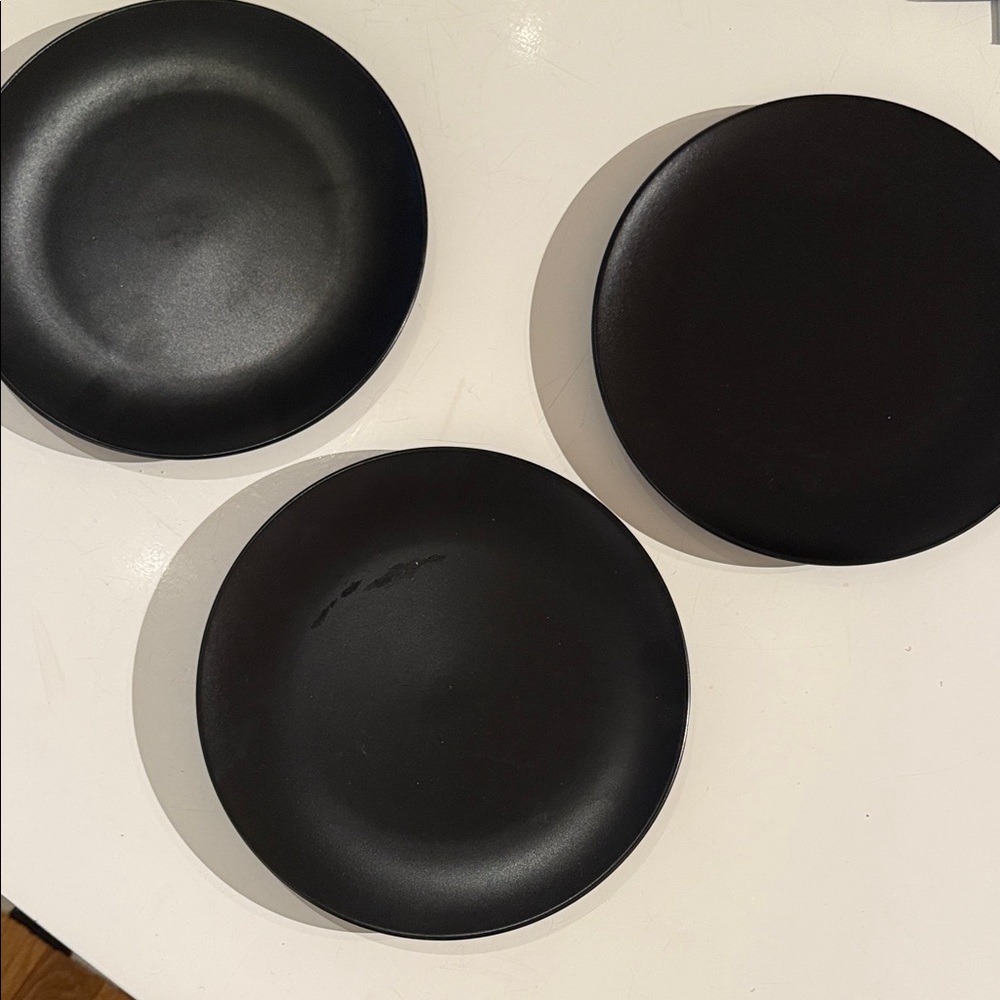 IKEA 3 matte black dinner plates